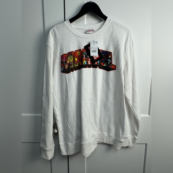 Marvel Other - Marvel NWT Sweatshirt Unisex Size Large White Capt America Hulk MSRP $22 Comics